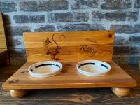 Vorschau: Futterbar für Katzen Napfhalter mit Rückwand Handmade Vorschau: Futterbar für Katzen Napfhalter mit Rückwand Handmade